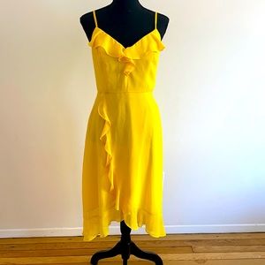 Kensie. Size 4. Yellow